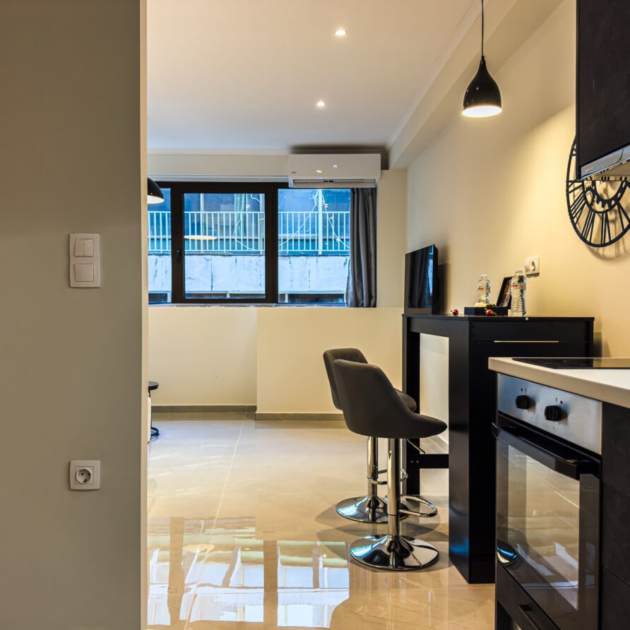 Brantouna Urban Vibes | Deluxe Studio